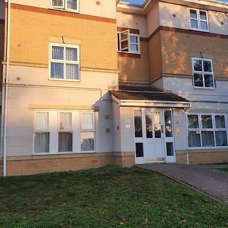 Lovely 2-Bedroom Condo With Indoor Fire Place London Exterior photo